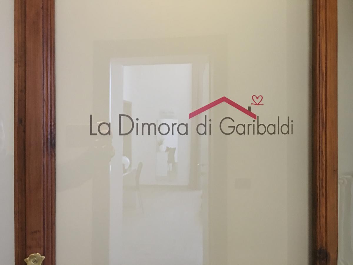 La Dimora Di Garibaldi Bed & Breakfast เนเปิลส์ ภายนอก รูปภาพ