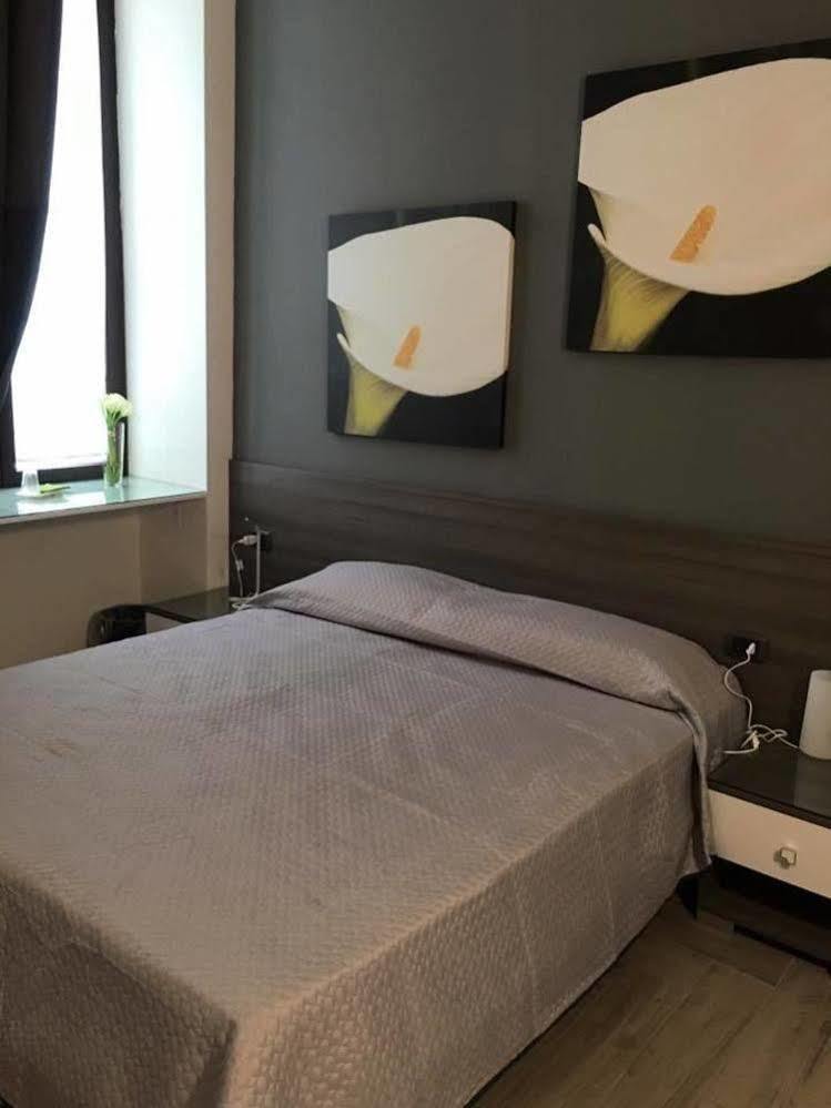 La Dimora Di Garibaldi Bed & Breakfast เนเปิลส์ ภายนอก รูปภาพ